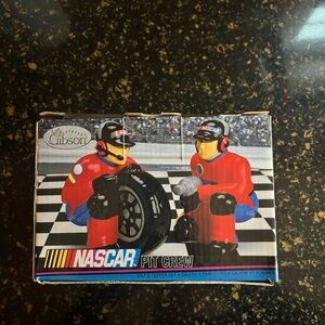 Nascar Pit Crew Salt & Pepper Shakers  Pro‎ Set Racing Car Collection Gibson